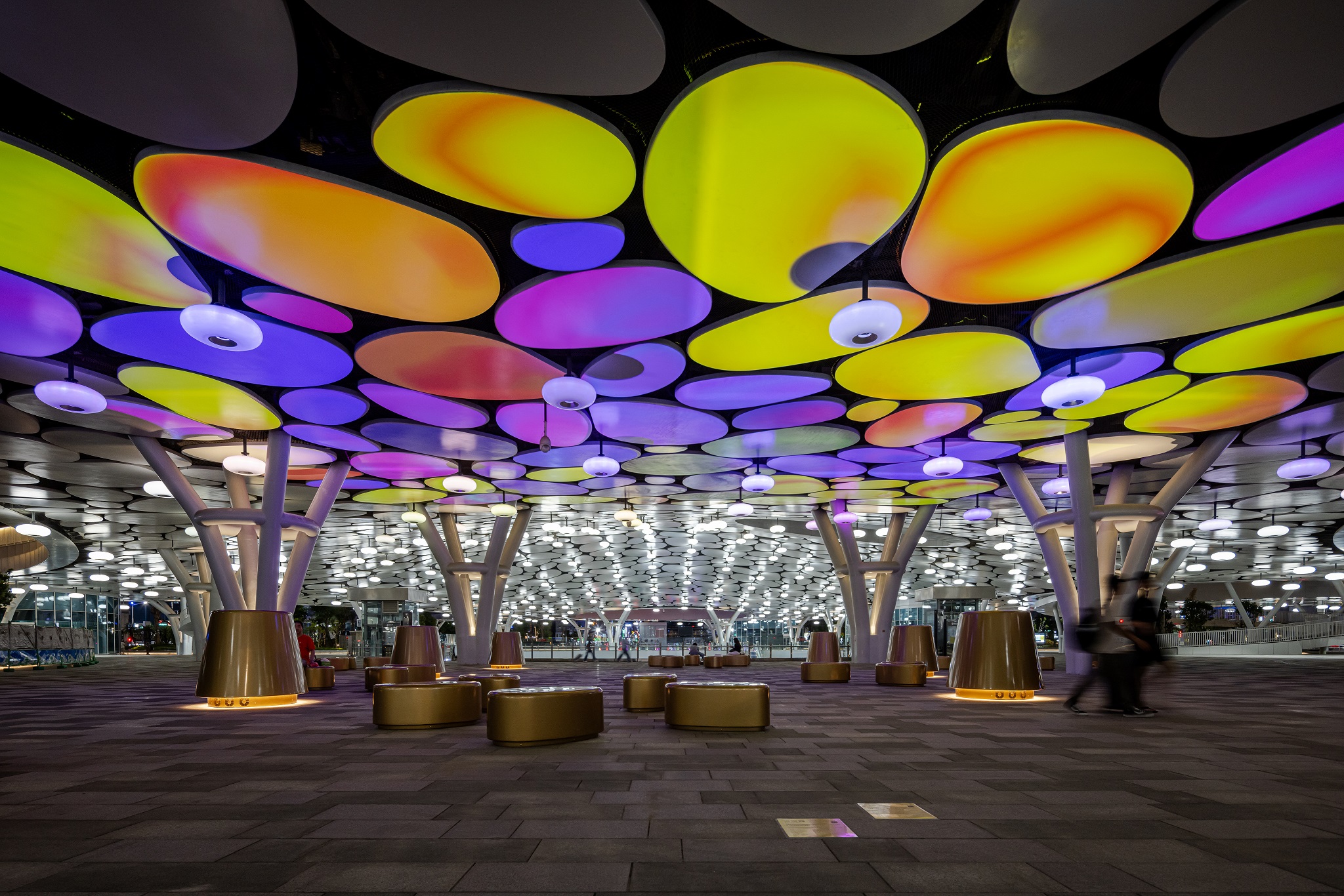 춡�Ⱦɫ�ʡ���Ʒ�У���(chu��ng)�����g�f(xi��)��ˇ�g(sh��)�F(tu��n)ꠌ�����܇վ����2700Ƭ�X�u�(y��n)��Ⱦ���_��ɫ�ʣ����O(sh��)���O(sh��)������Ӱܛ�w���ӵ��F(xi��n)���{(di��o)У���_���⾀��(zh��n)�_�����(y��n)����棬չ�F(xi��n)�Ӵ��c�⾳